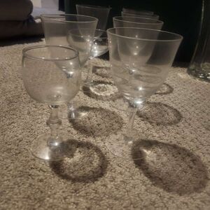 Elegant Clear Wine Glass Set